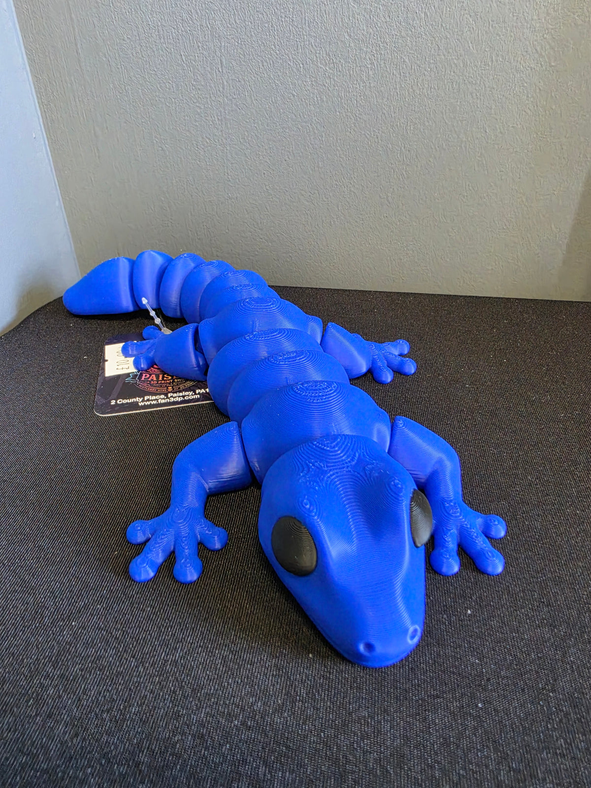 Robust articulated Gecko toy by Zou3D, available in Pink, Green or Blue